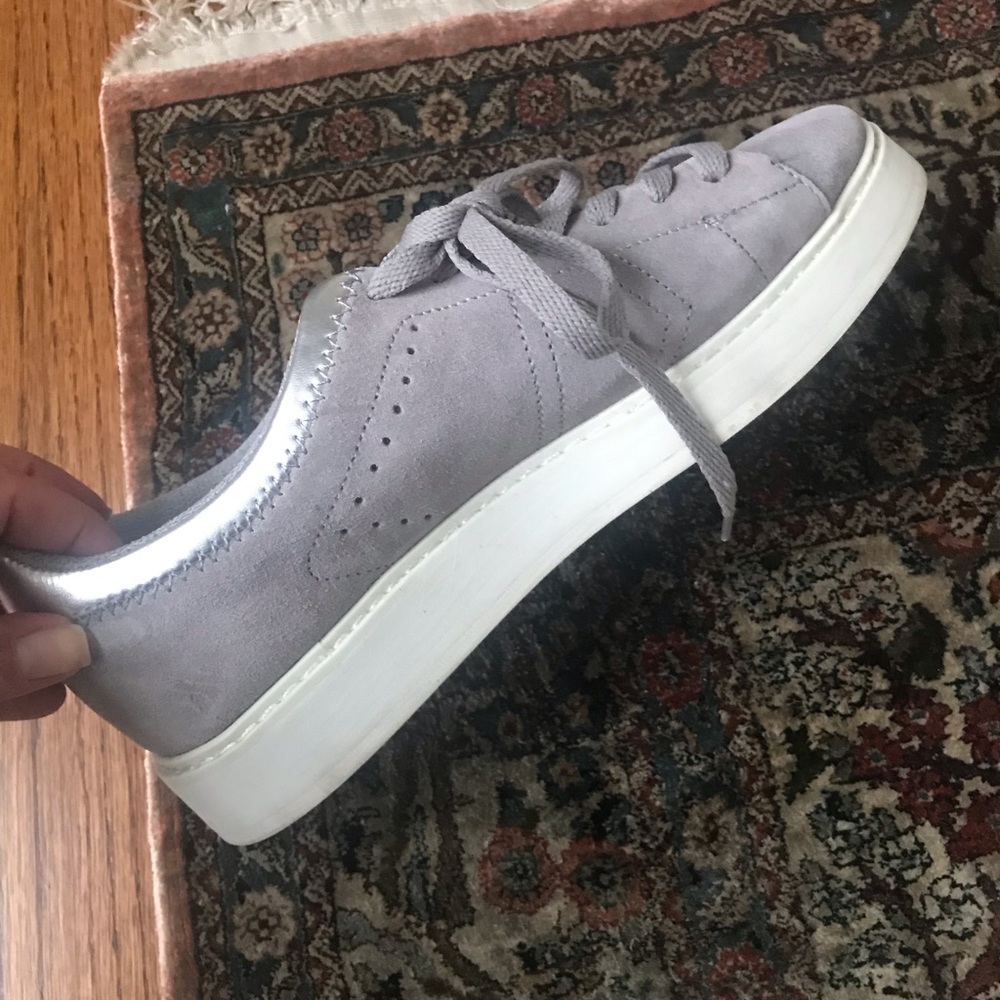 Shoes - Picture 3 of 7